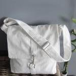 White shoulder bag, velvet