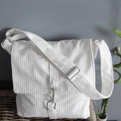 White shoulder bag, velvet