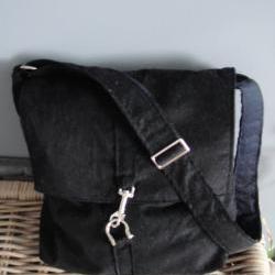 Shoulder bag, black velvet